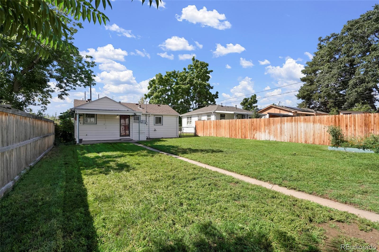 2115 W Elk Place