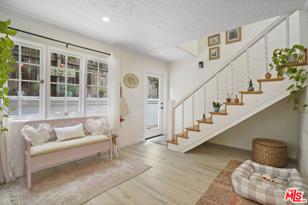 6611 Portshead Rd