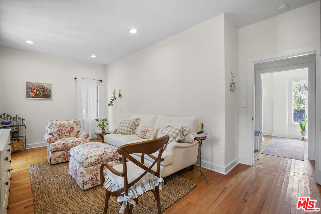 6611 Portshead Rd