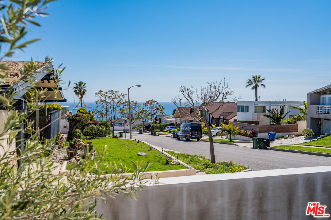 3742 Seahorn Dr