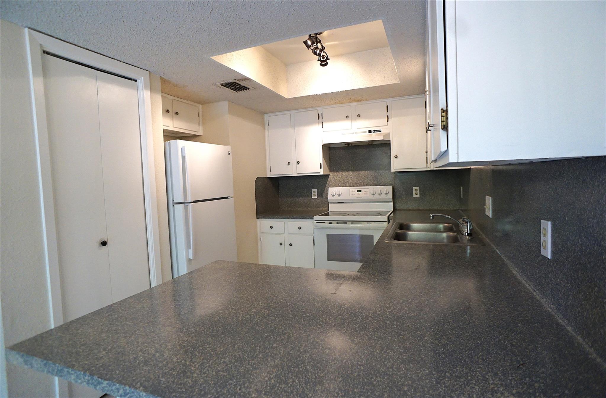 8418 Fathom CIR # 302 Unit: C-302