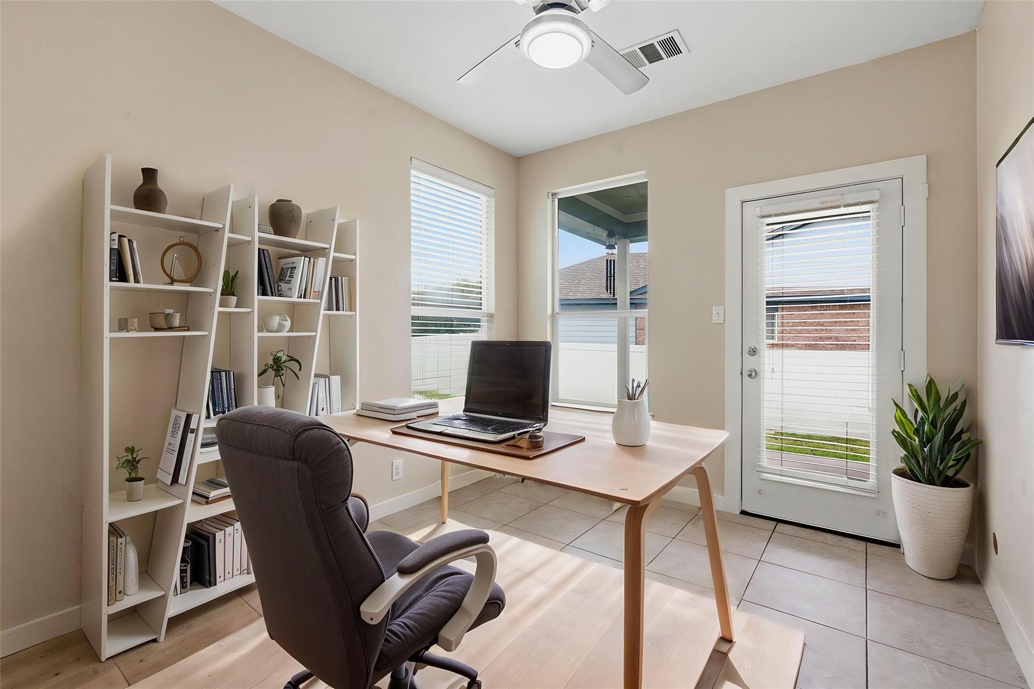 1715 Colorado Bend DR