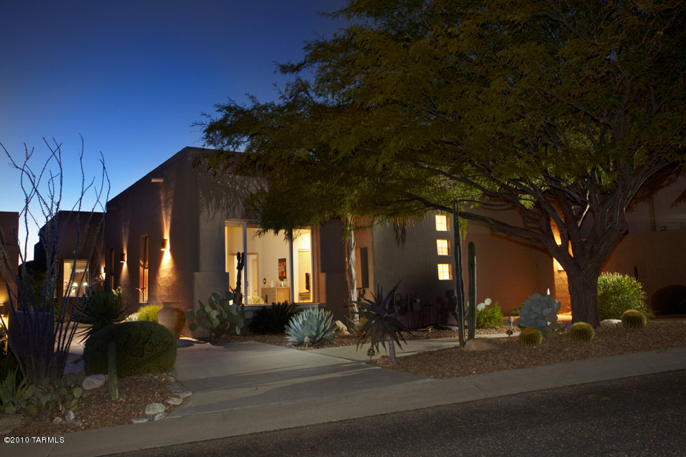 6317 N Ventana View Place