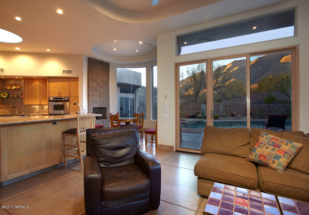 6641 N Paseo Tamayo