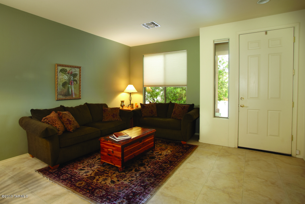3484 N Paseo De San Agustin