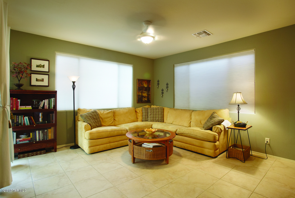 3484 N Paseo De San Agustin