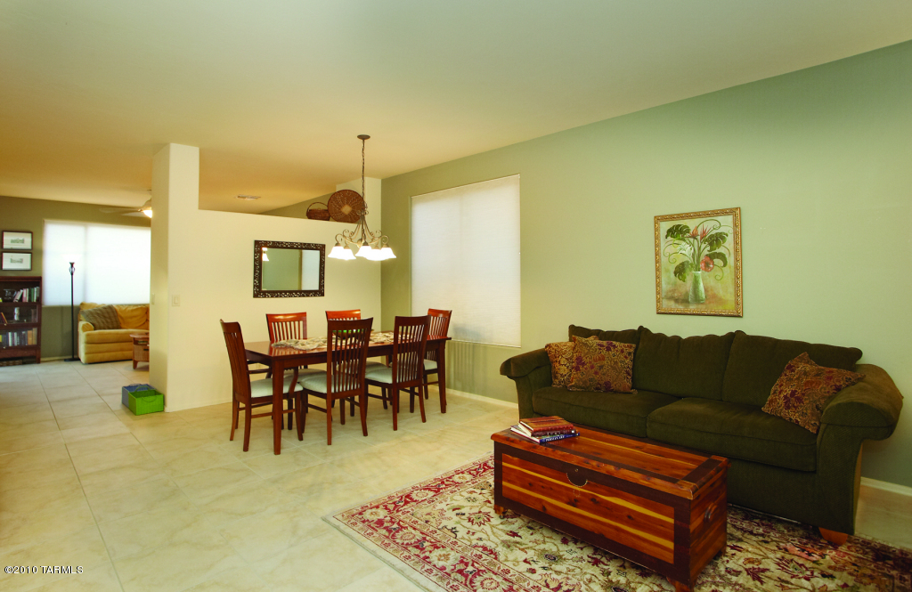 3484 N Paseo De San Agustin