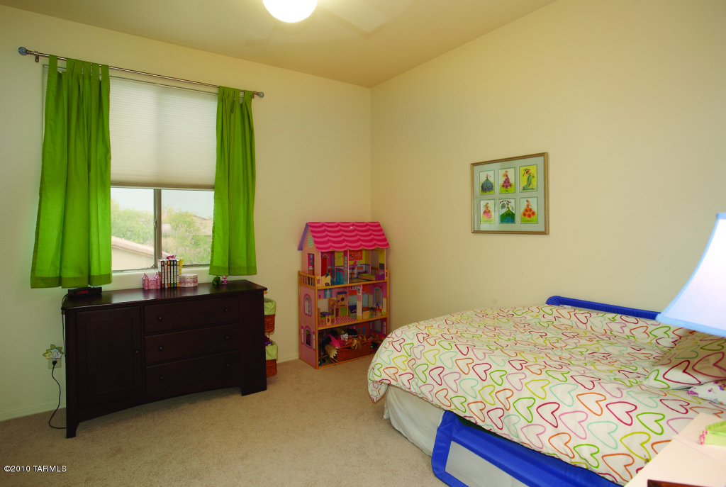 3484 N Paseo De San Agustin