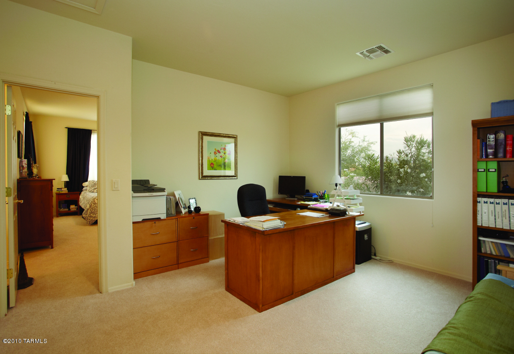 3484 N Paseo De San Agustin