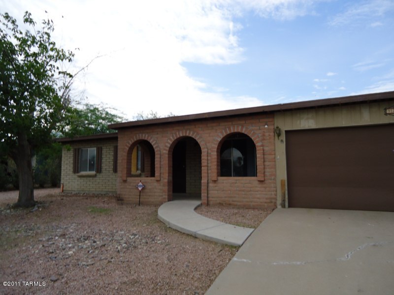 7252 N Meredith Boulevard