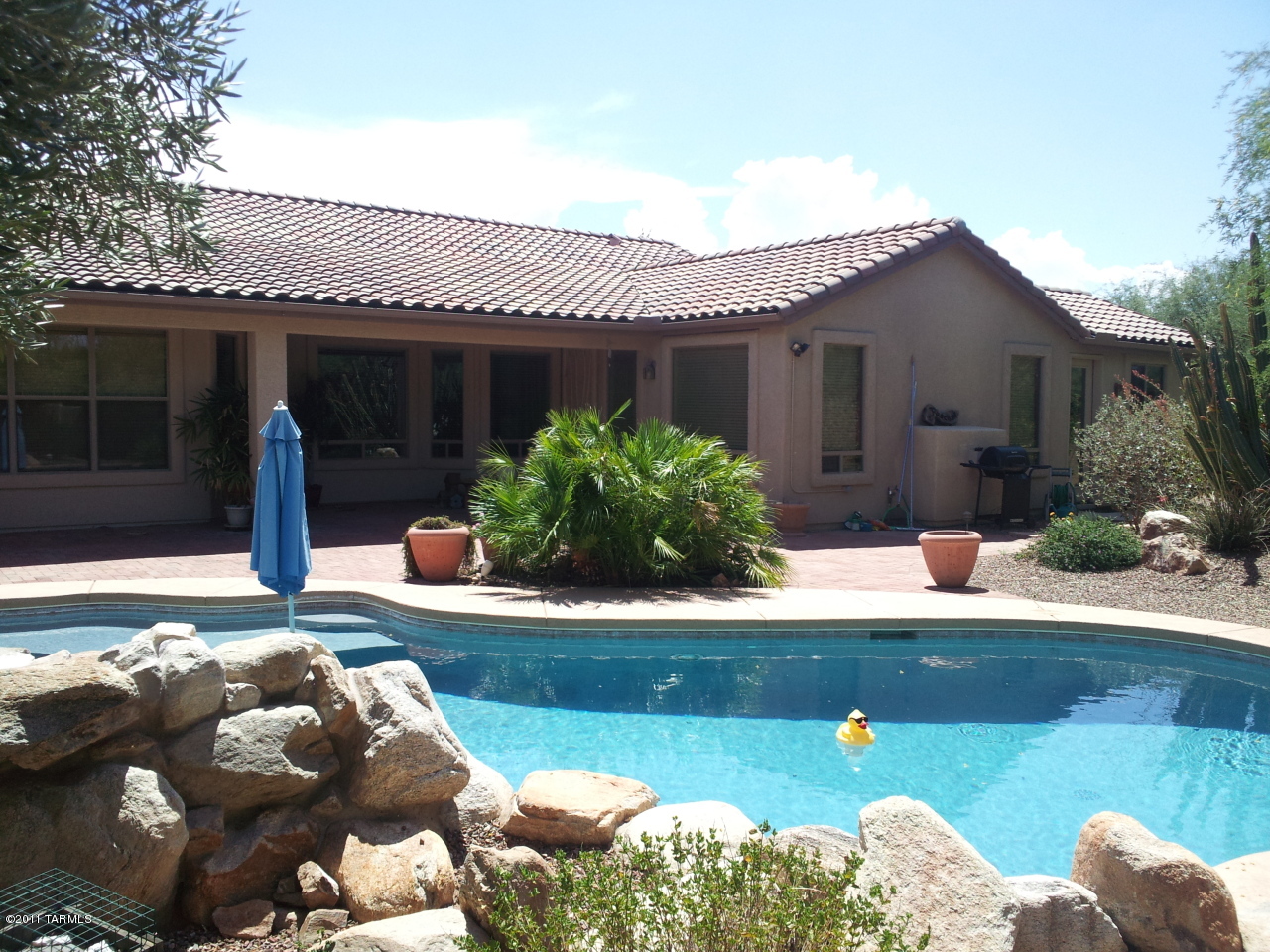 87 E Loch Lomond Place