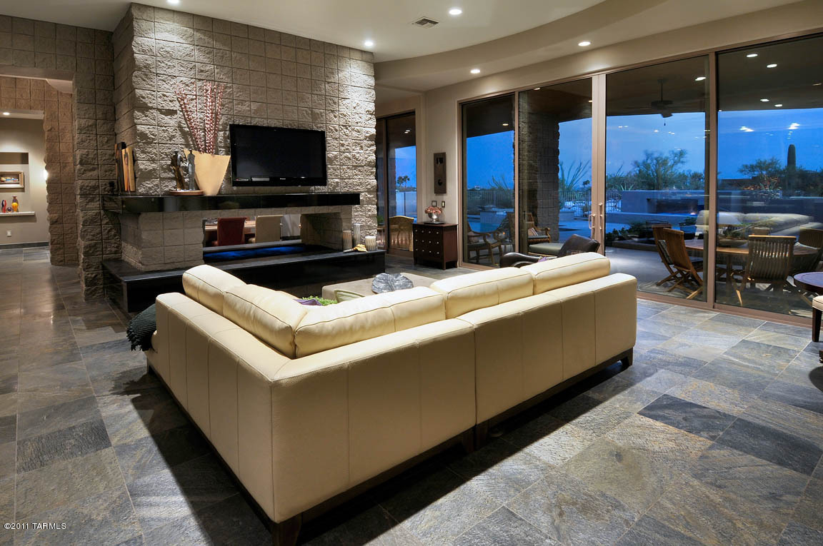 1942 E Quiet Canyon Drive