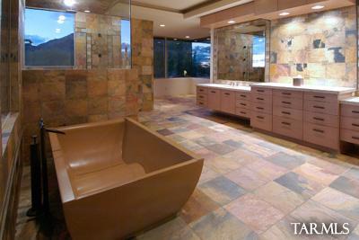 2304 E Sentry Ridge Court