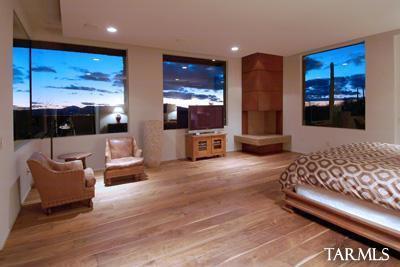 2304 E Sentry Ridge Court