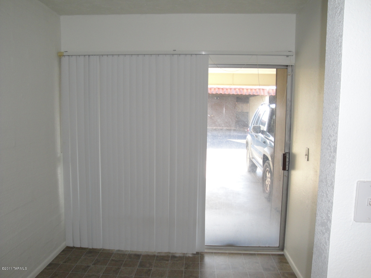 2525 E Prince Road Unit: 27