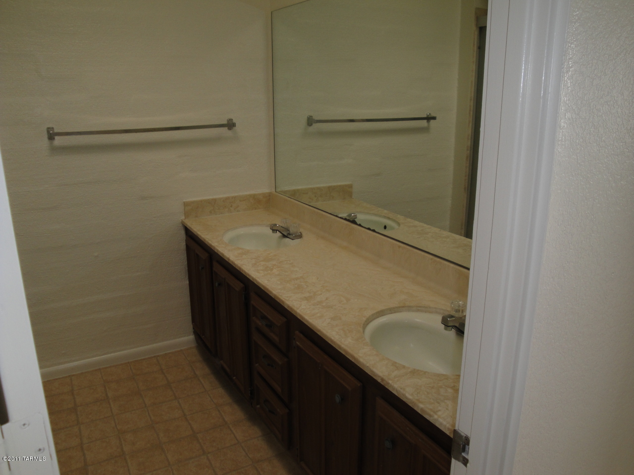2525 E Prince Road Unit: 27