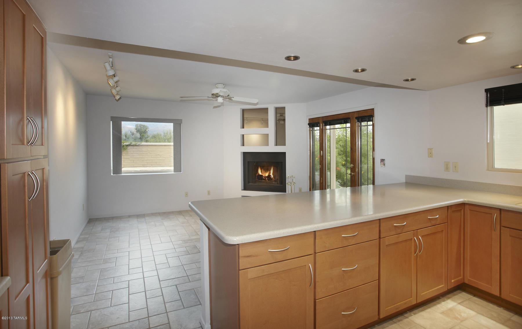 8951 E Seneca Street