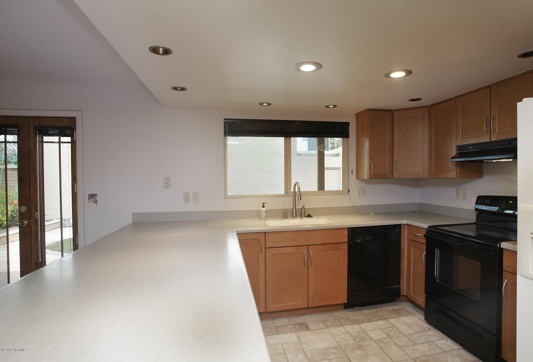 8951 E Seneca Street