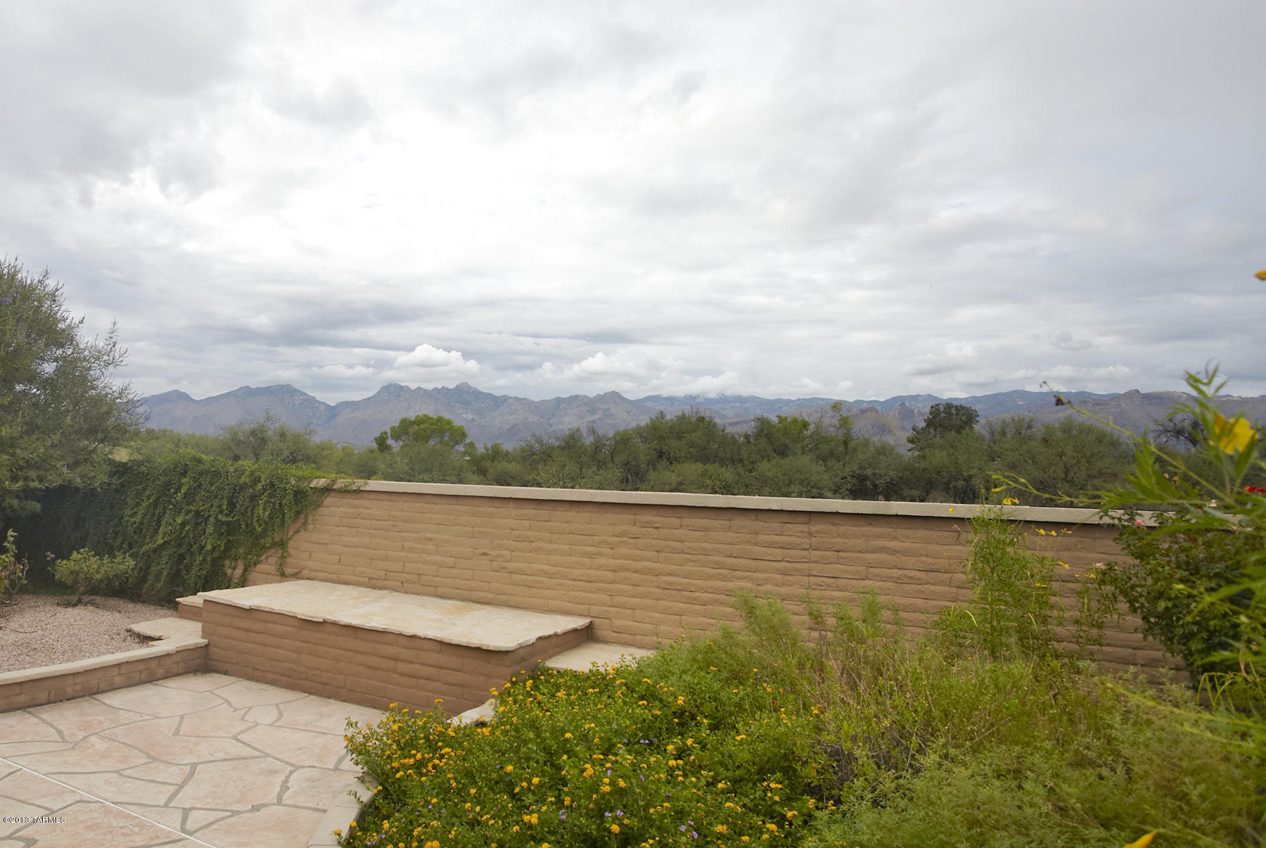 8951 E Seneca Street