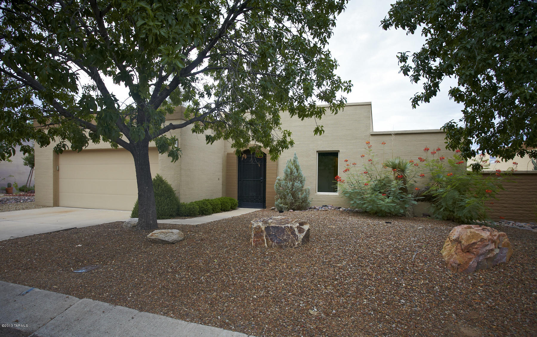 8951 E Seneca Street