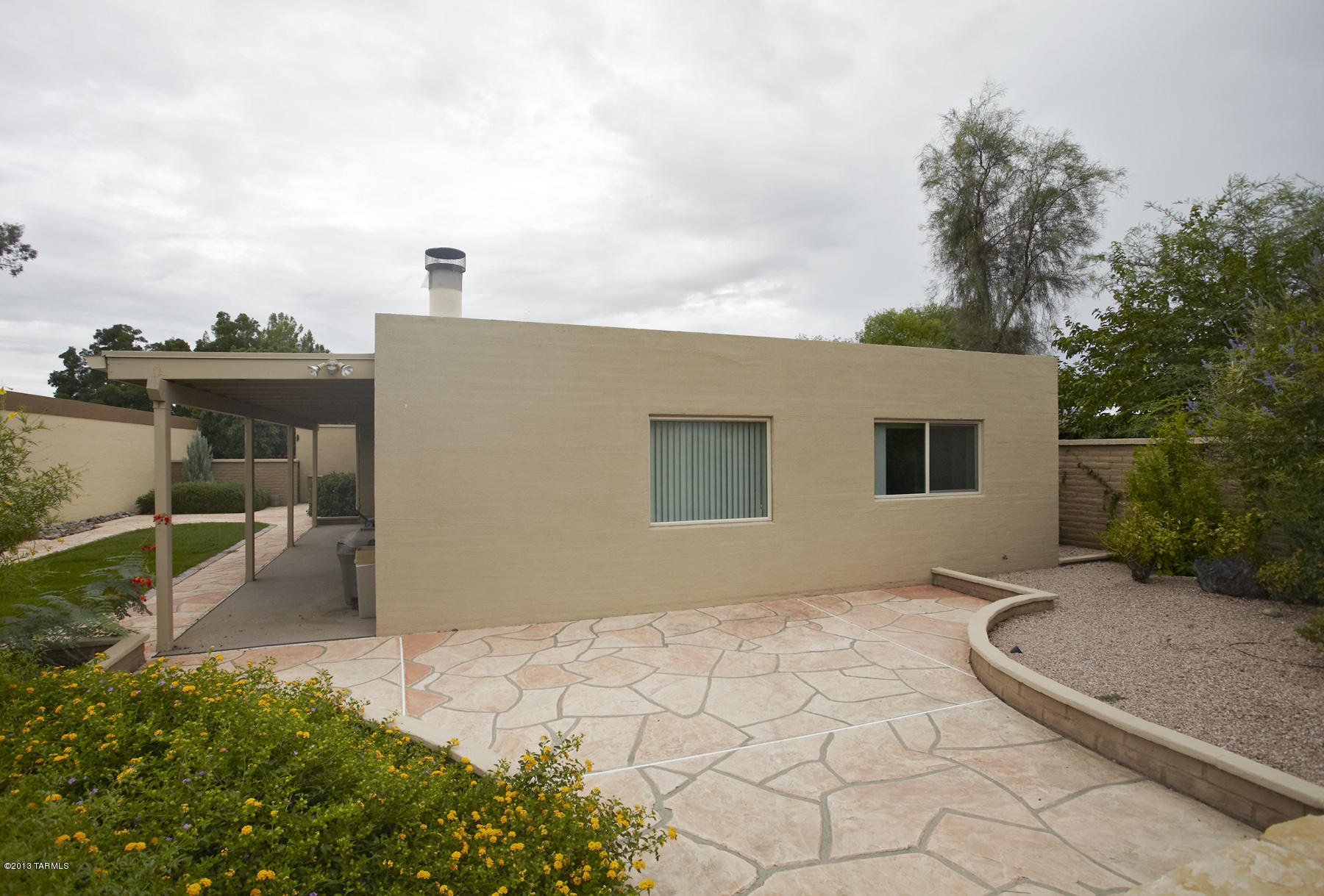 8951 E Seneca Street