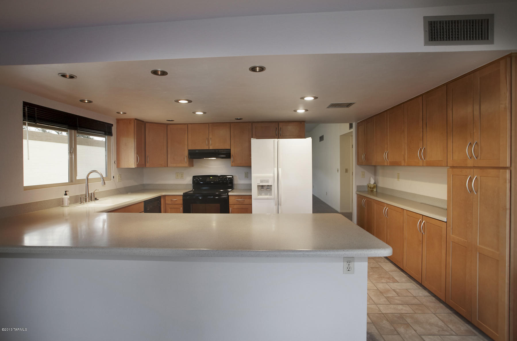 8951 E Seneca Street