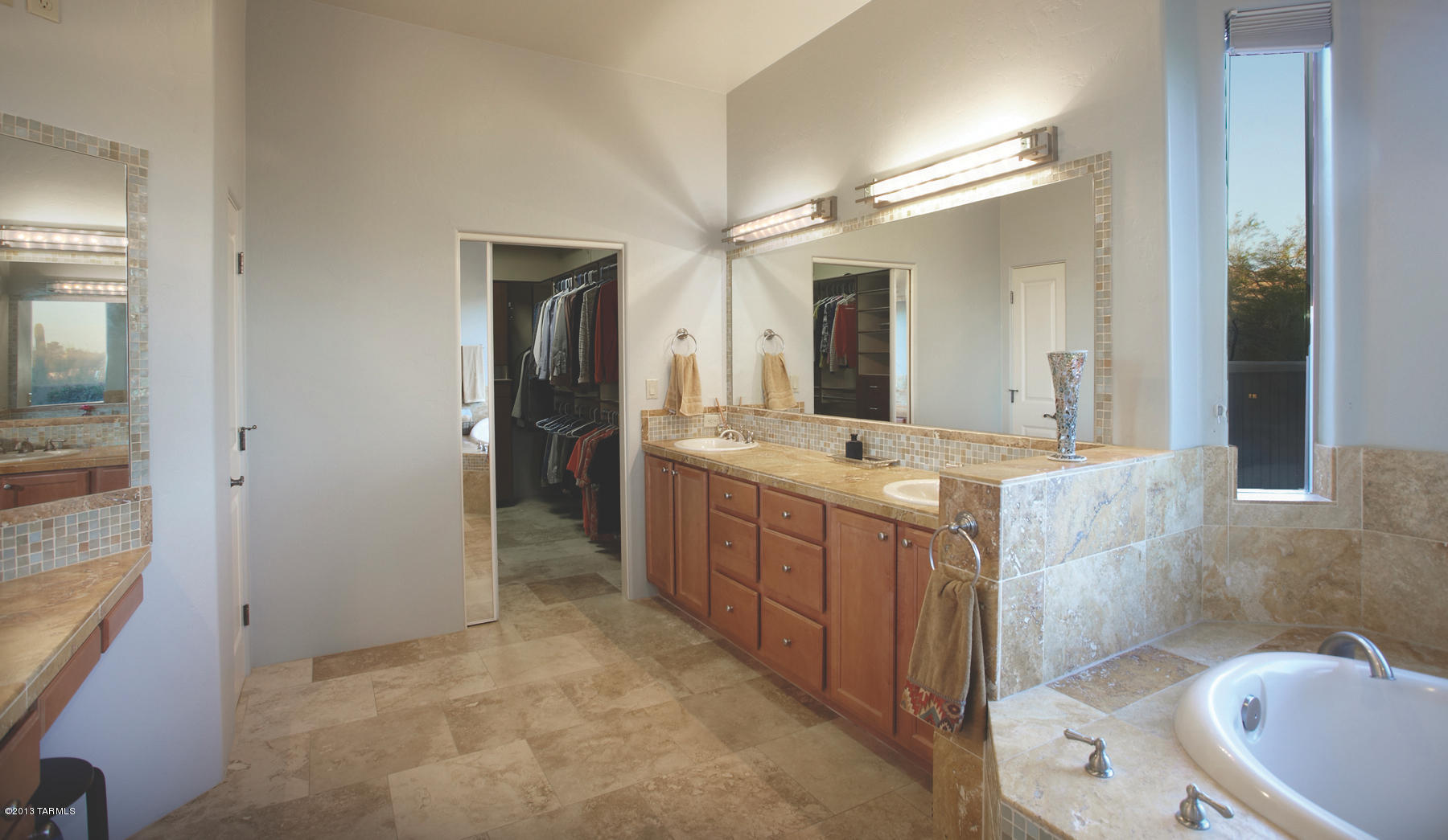 4901 N Avenida De Castilla