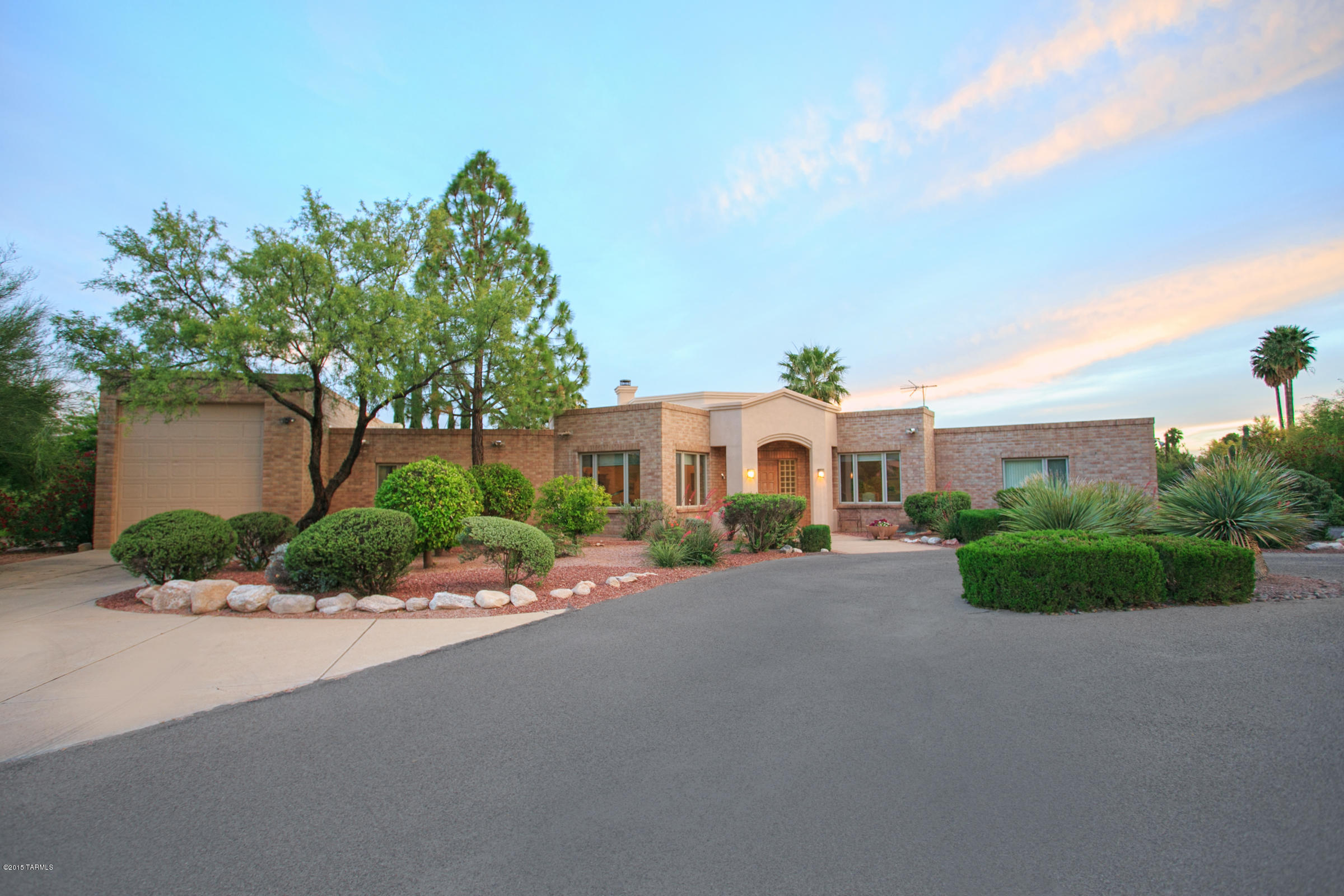 3715 N Pantano Road