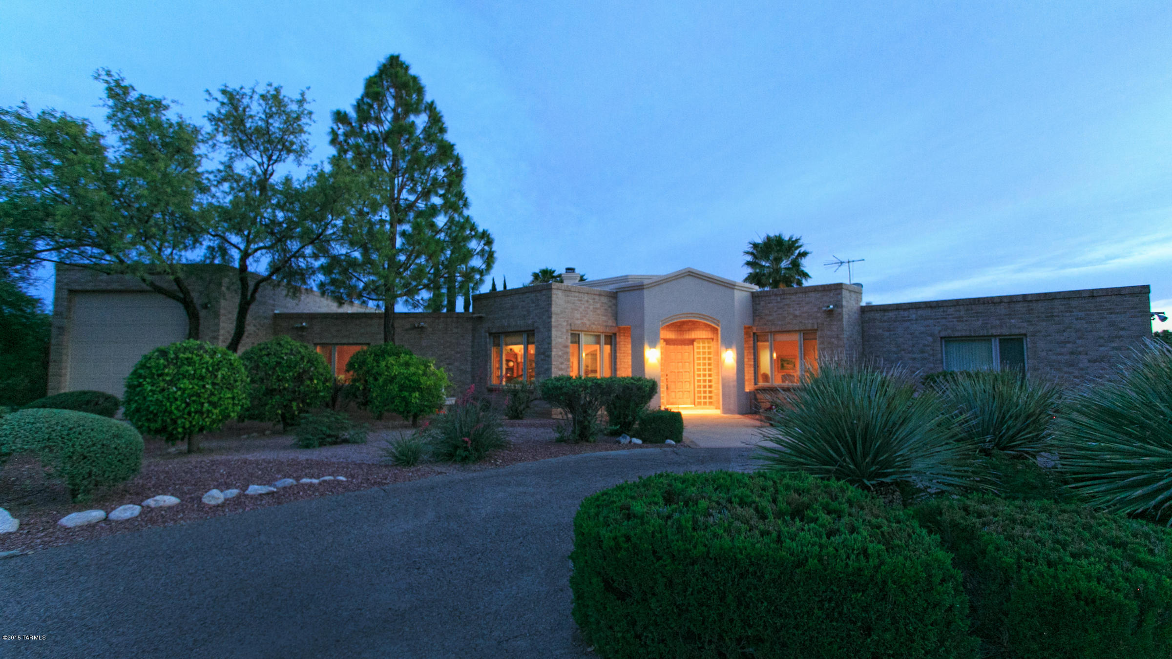 3715 N Pantano Road