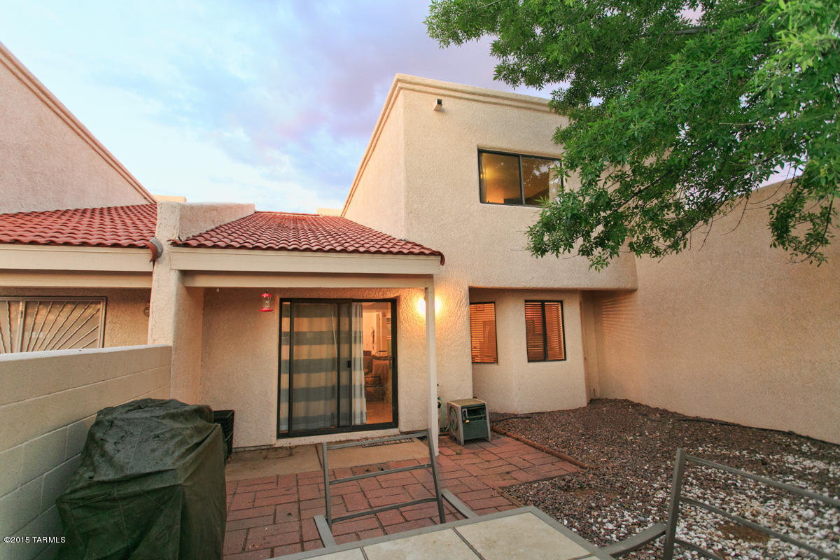 7883 E Roget Drive
