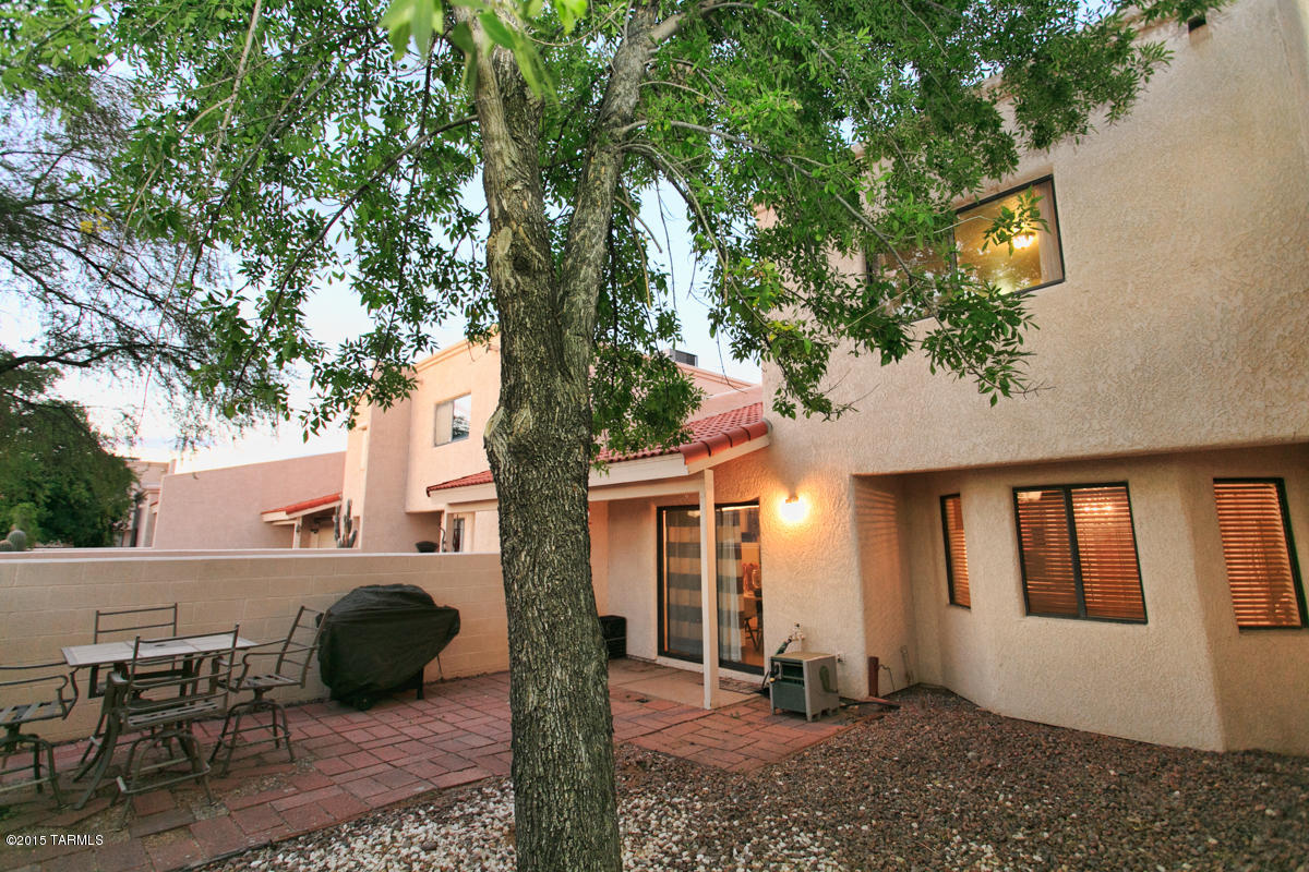 7883 E Roget Drive