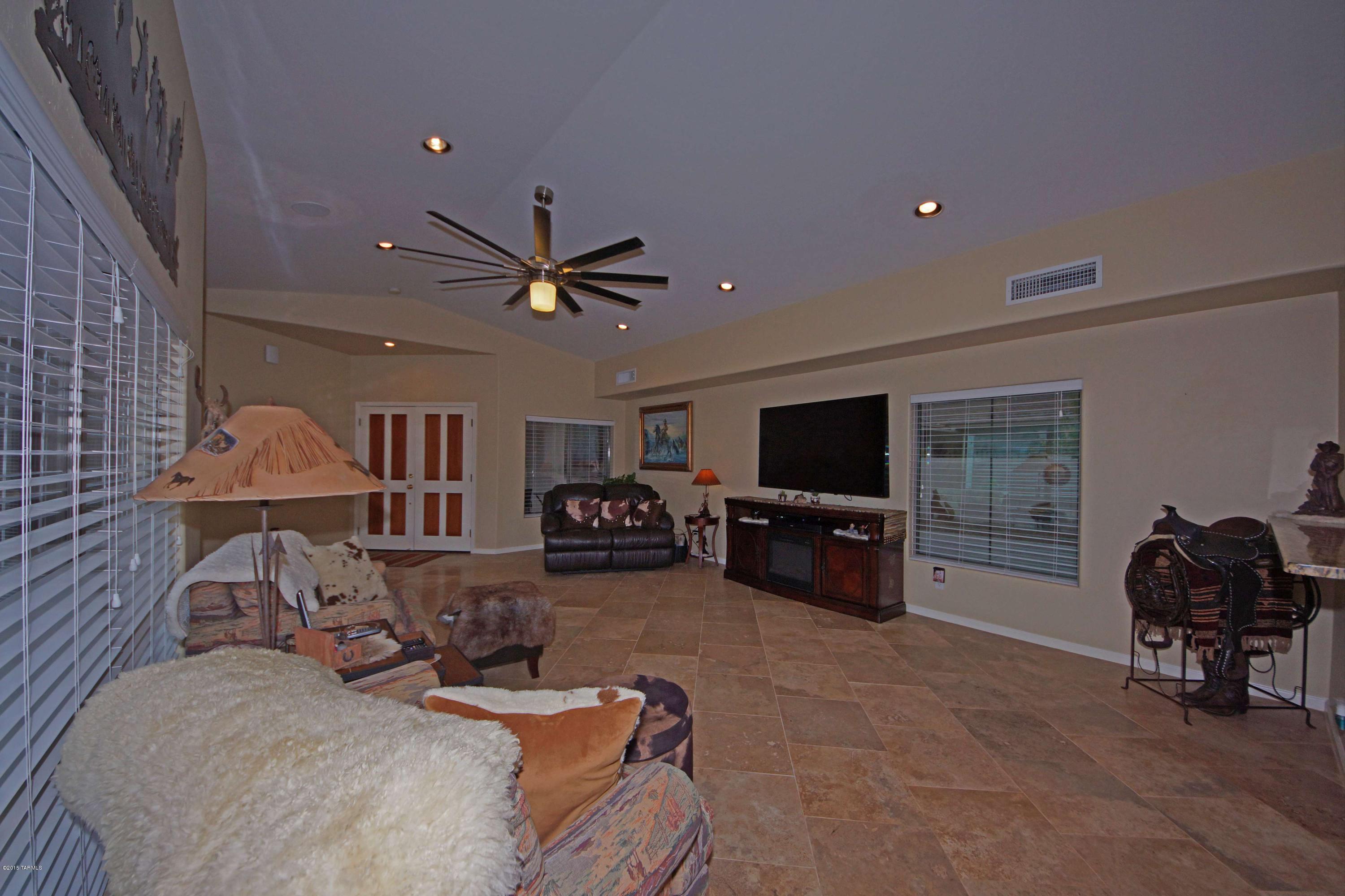 488 W Sunview Drive