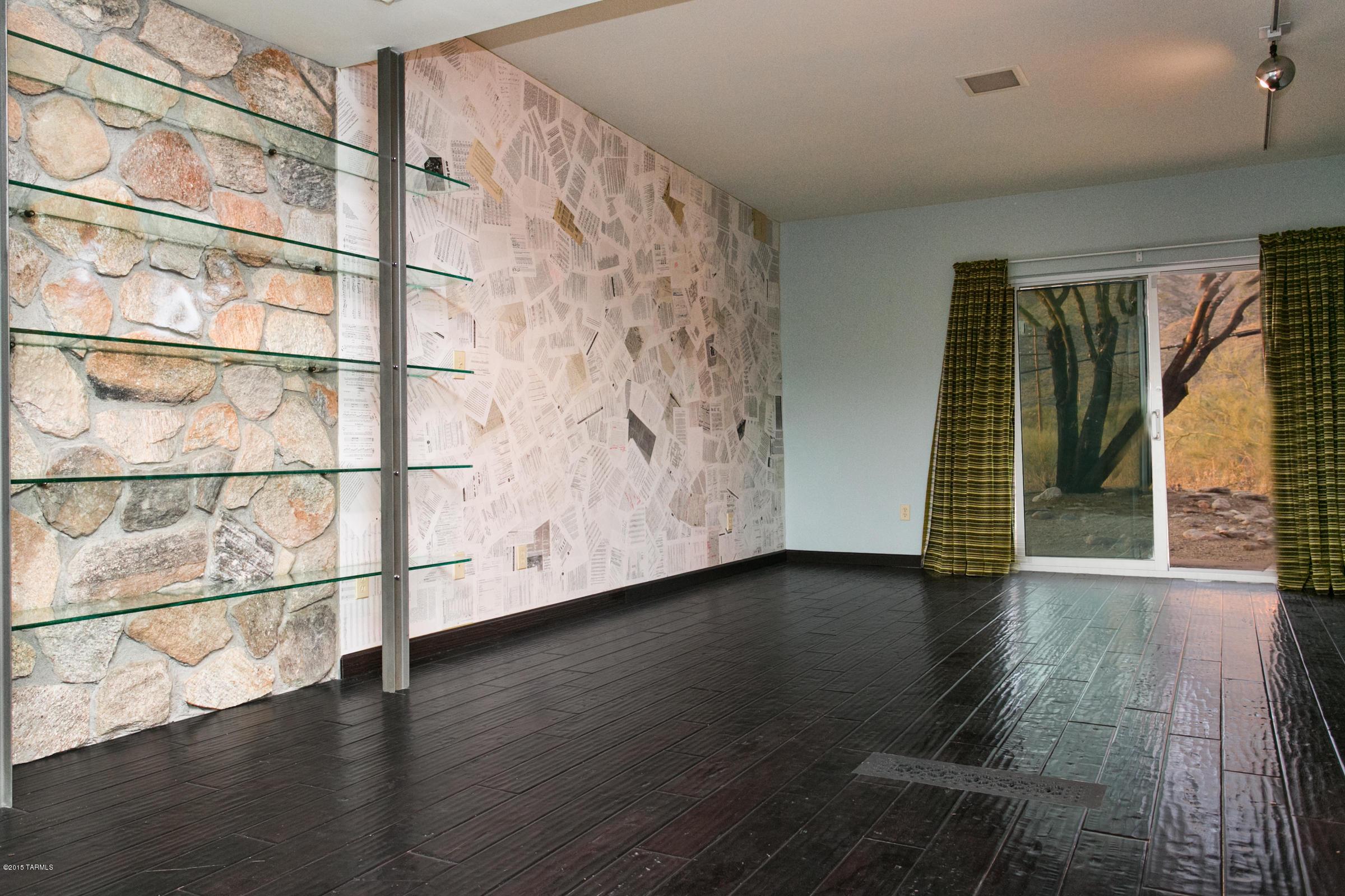 1001 E Calle Elena