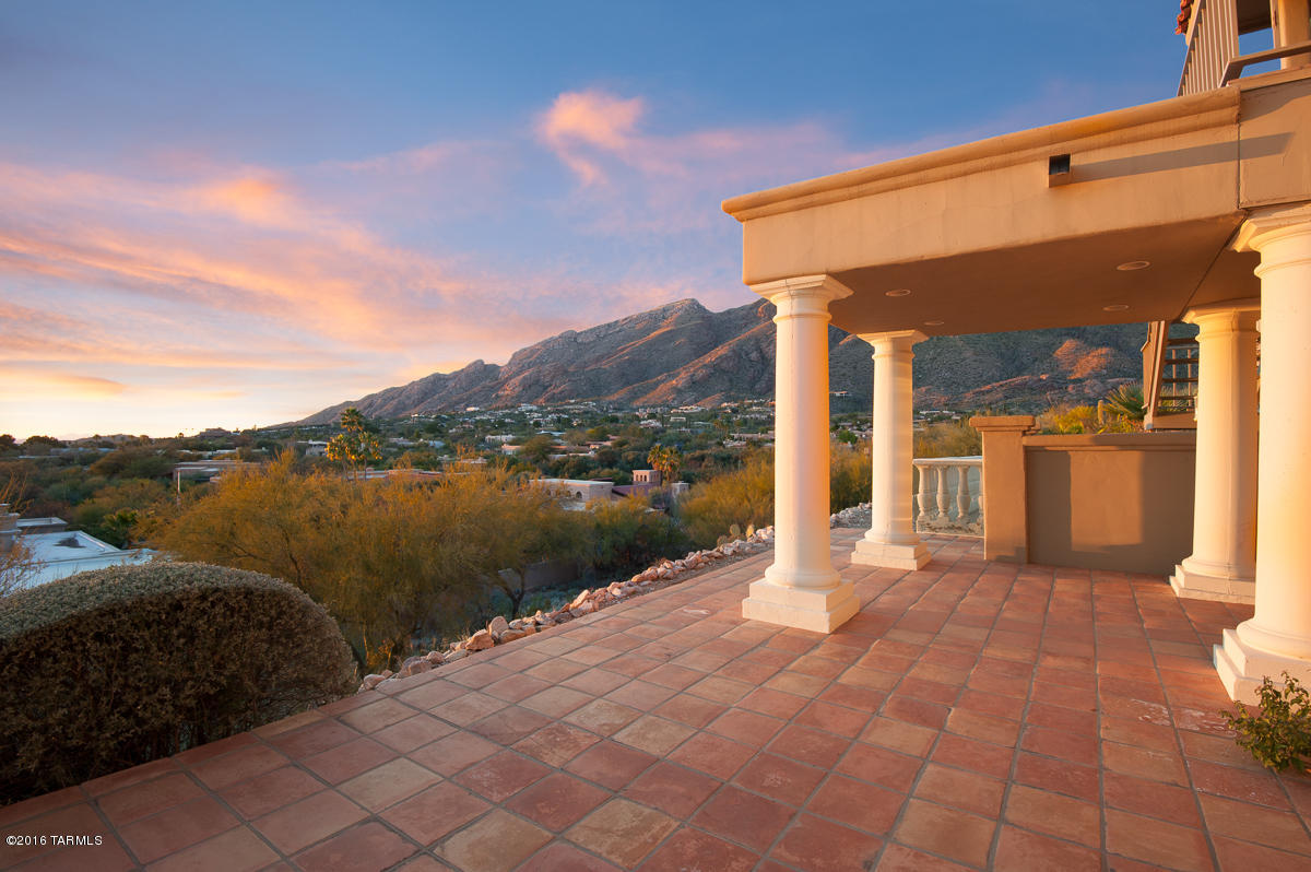 6580 N Regal Manor Drive