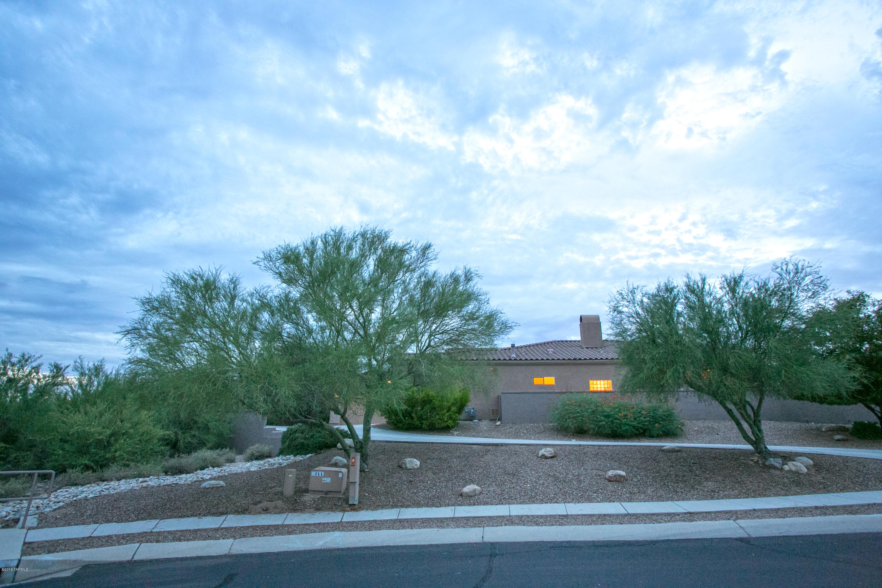 6115 N Placita Manantial La Paloma