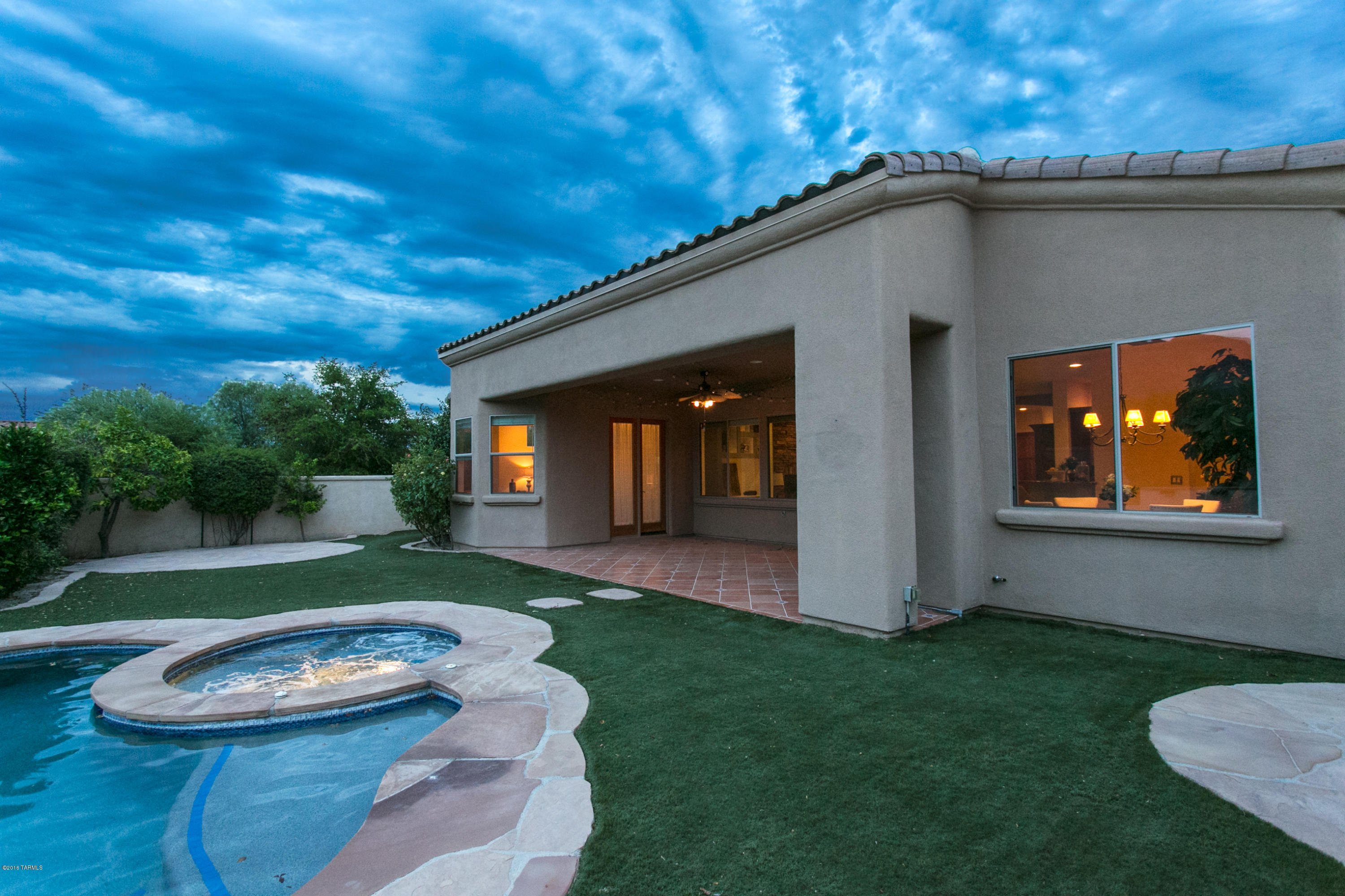 6115 N Placita Manantial La Paloma
