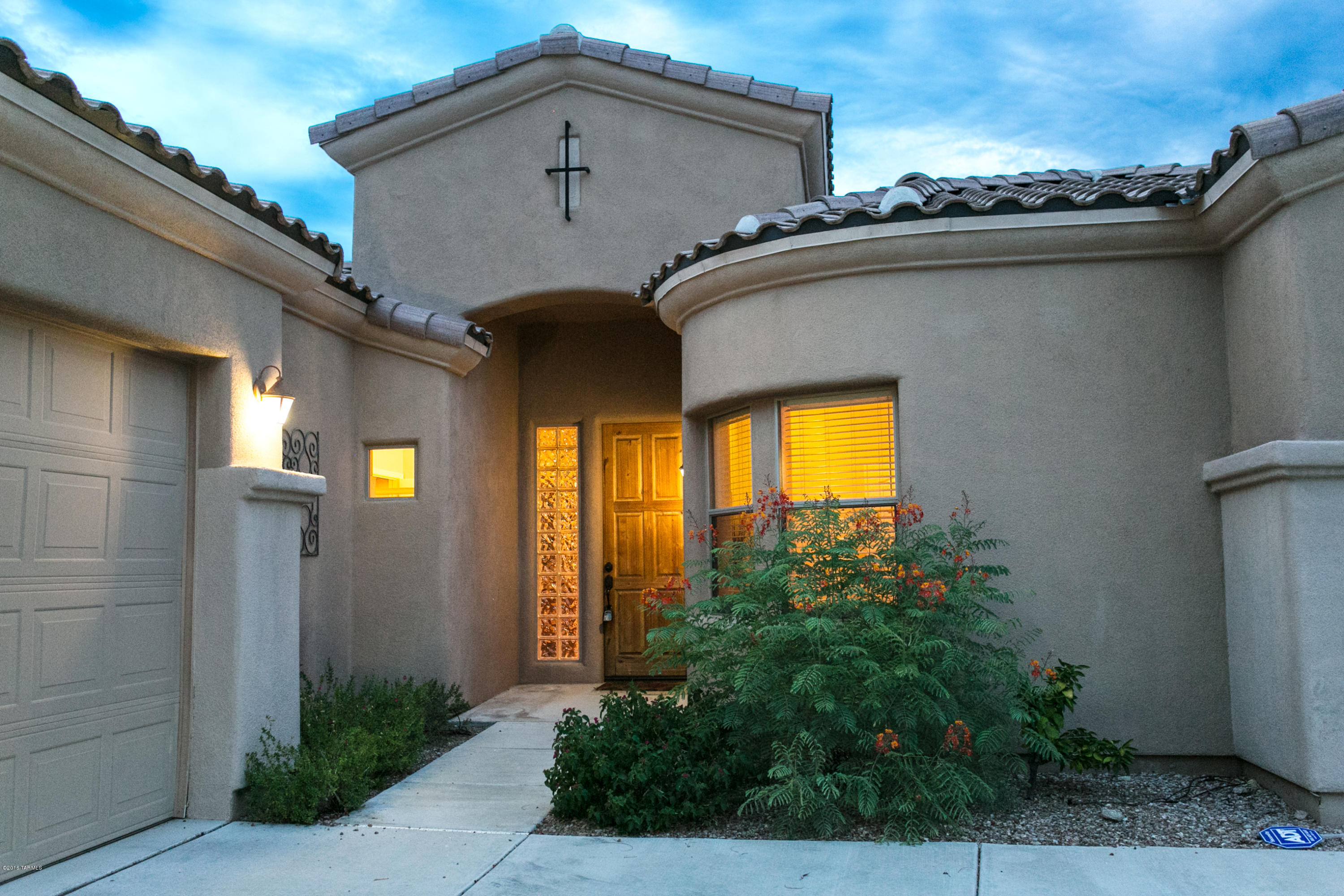 6115 N Placita Manantial La Paloma