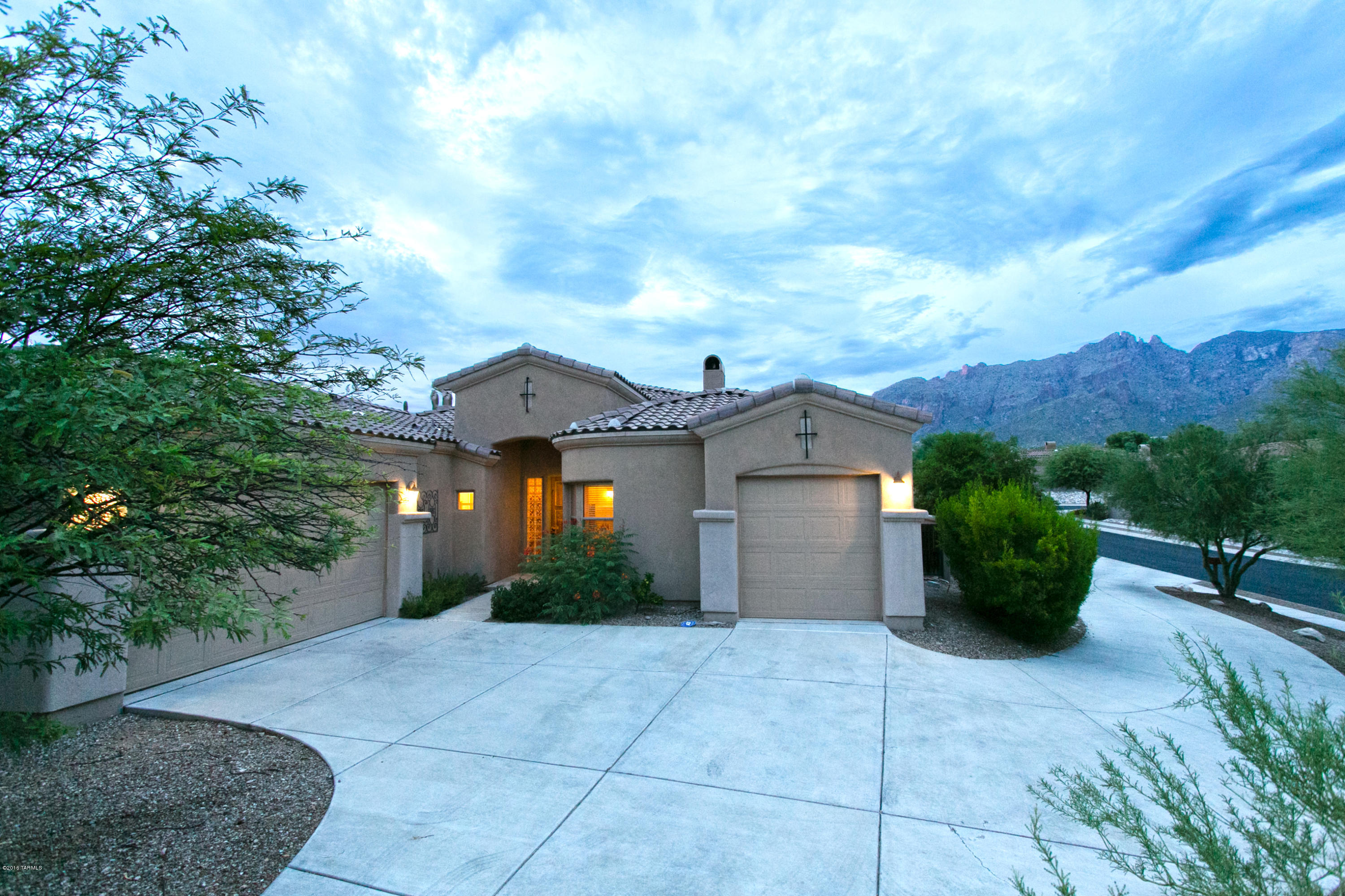6115 N Placita Manantial La Paloma