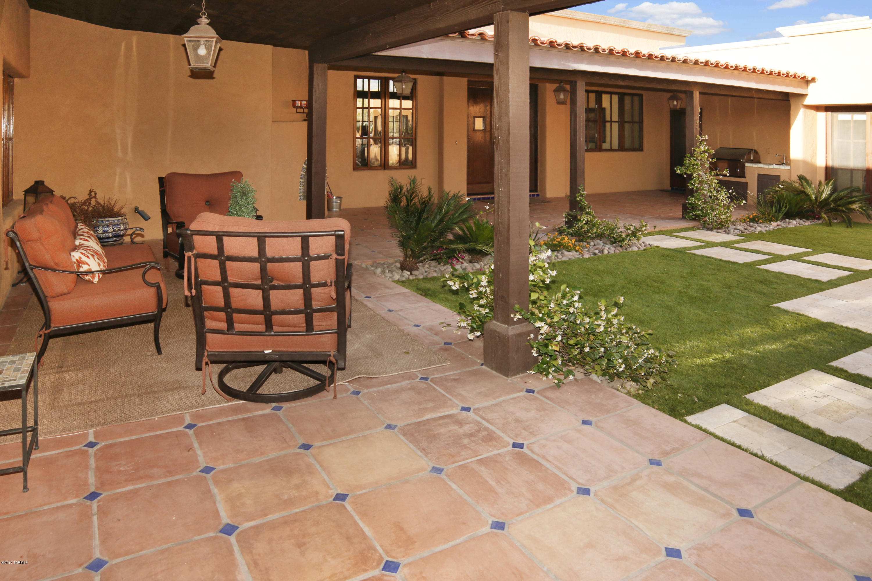 3616 E Placita Lindura