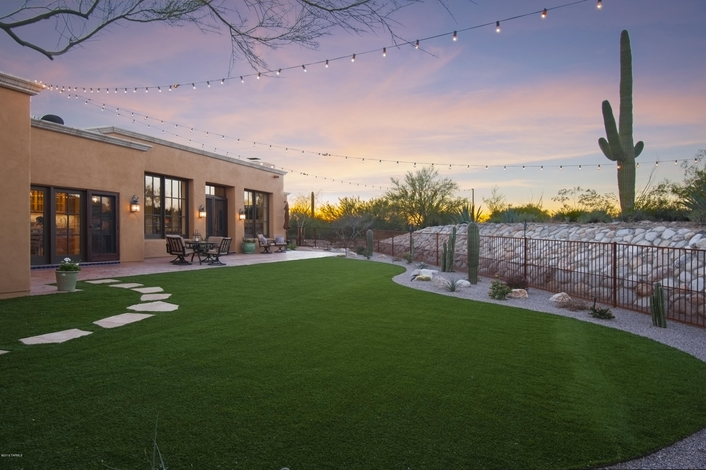 3616 E Placita Lindura