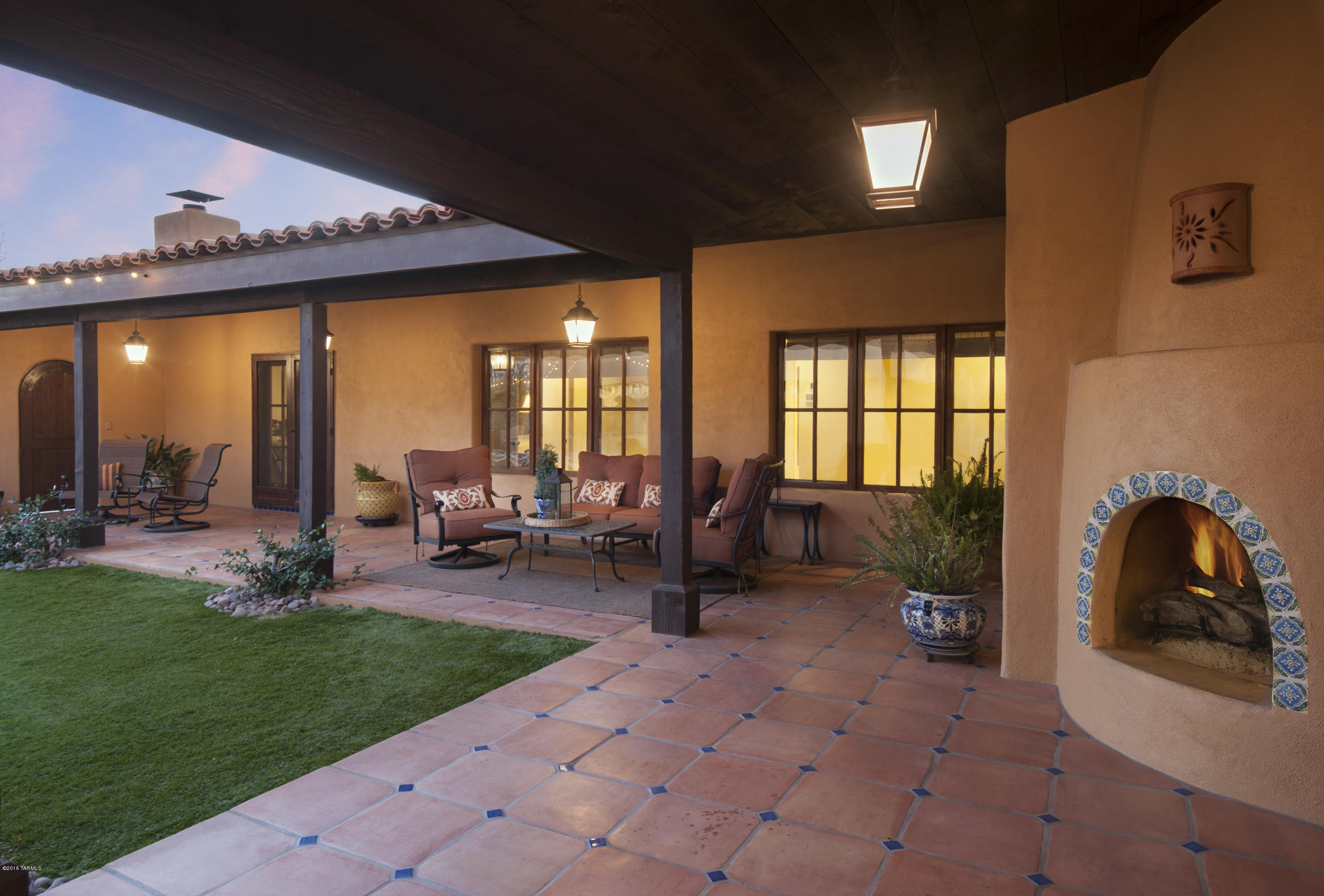 3616 E Placita Lindura