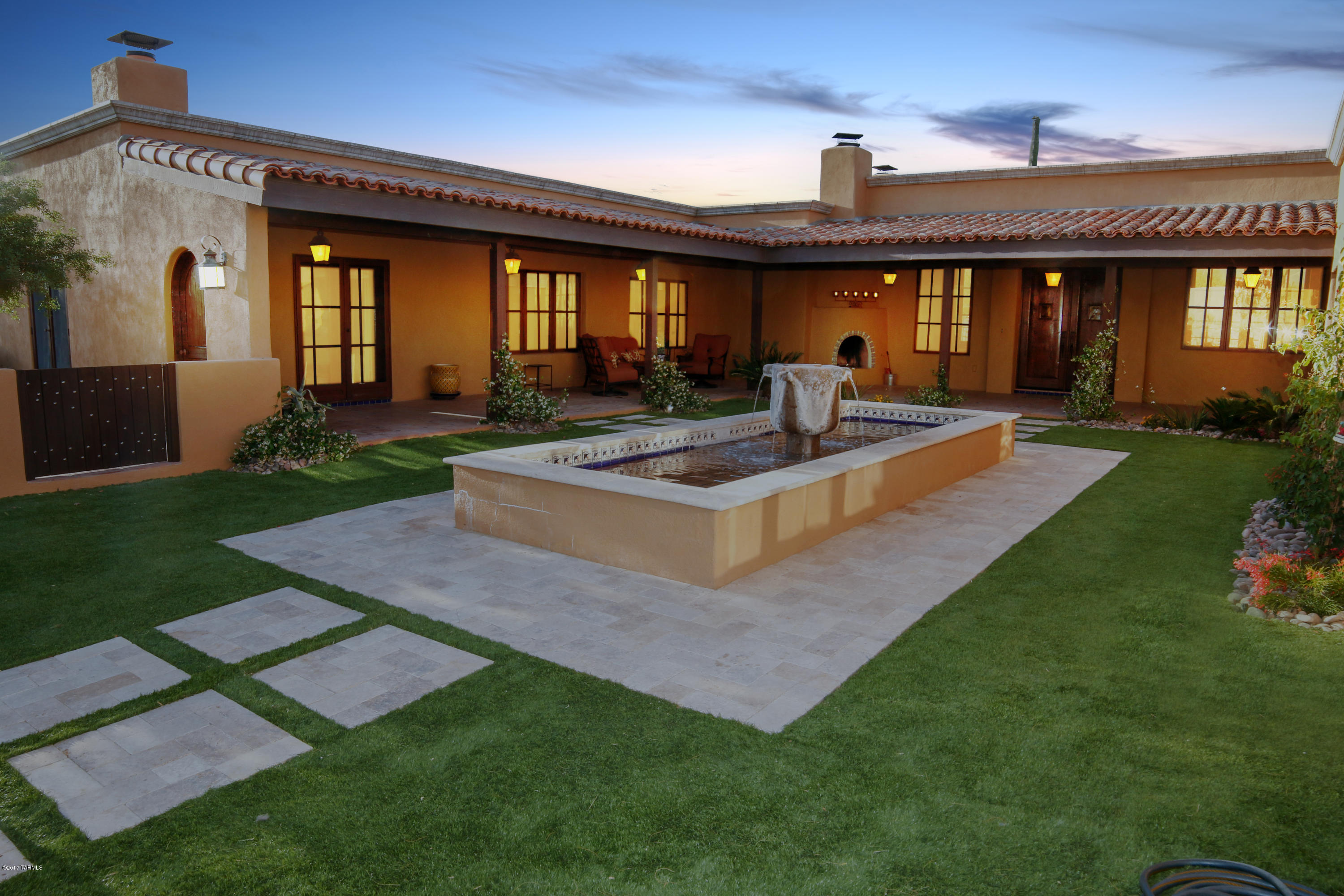 3616 E Placita Lindura