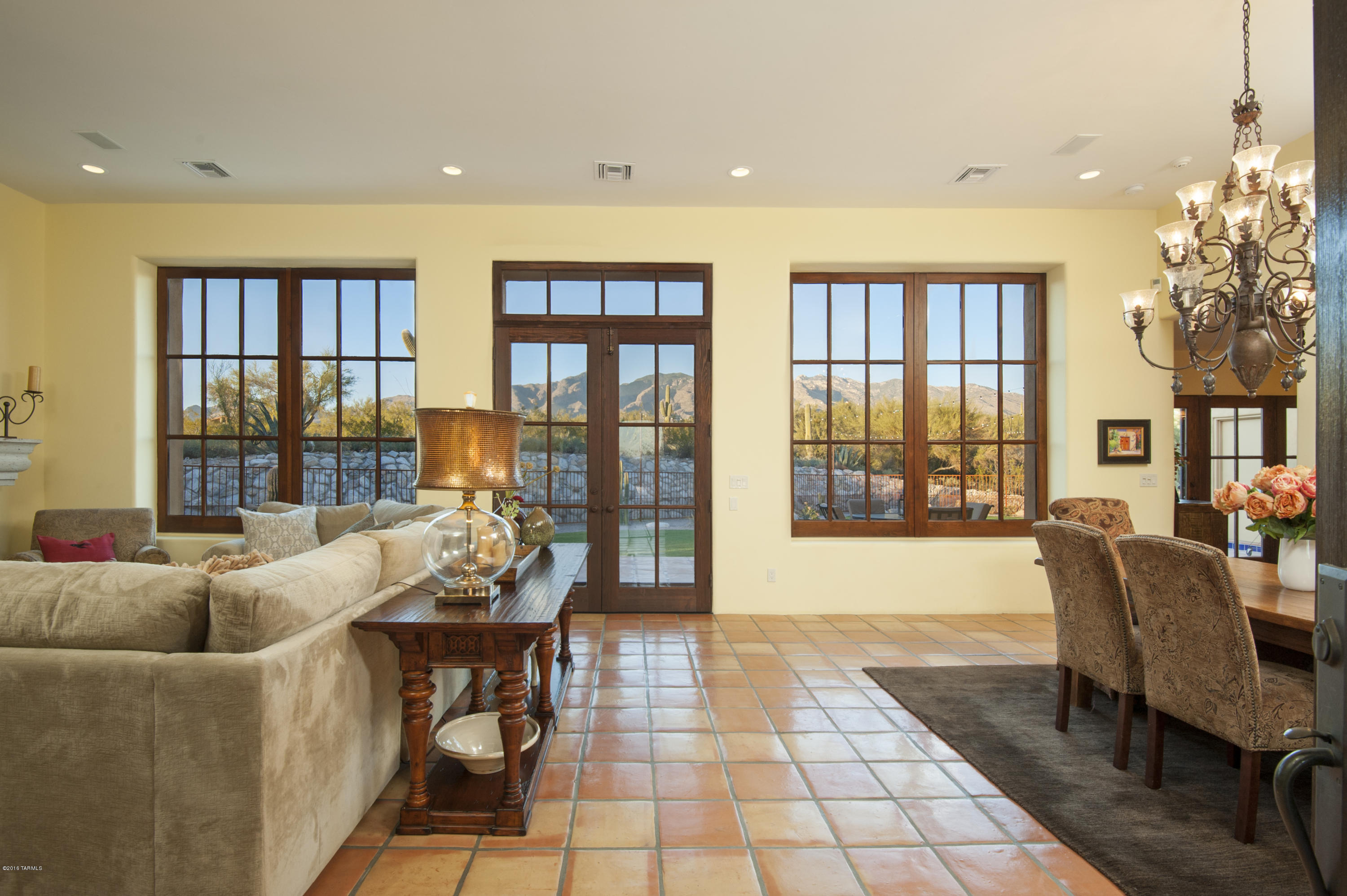 3616 E Placita Lindura