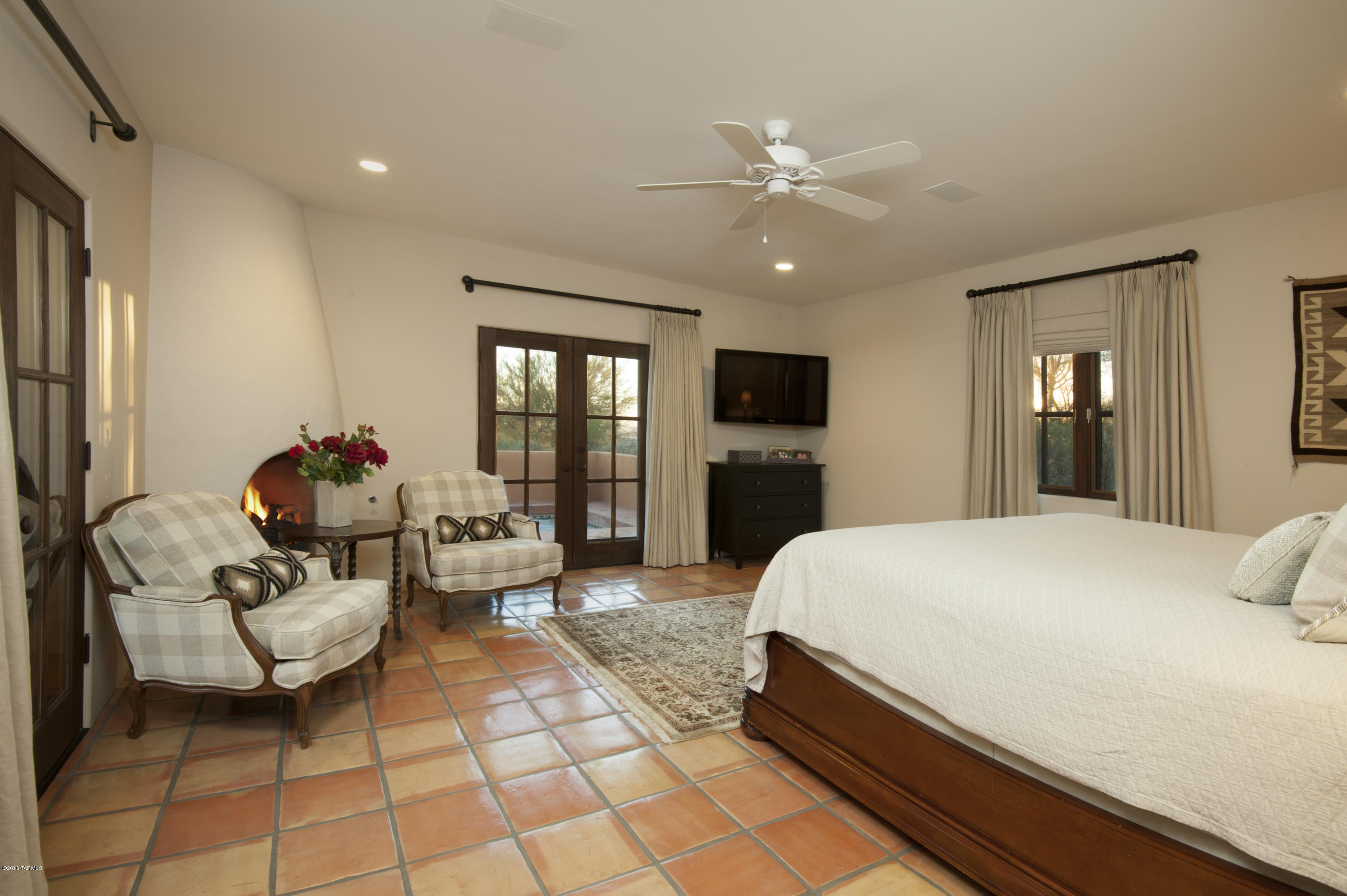 3616 E Placita Lindura