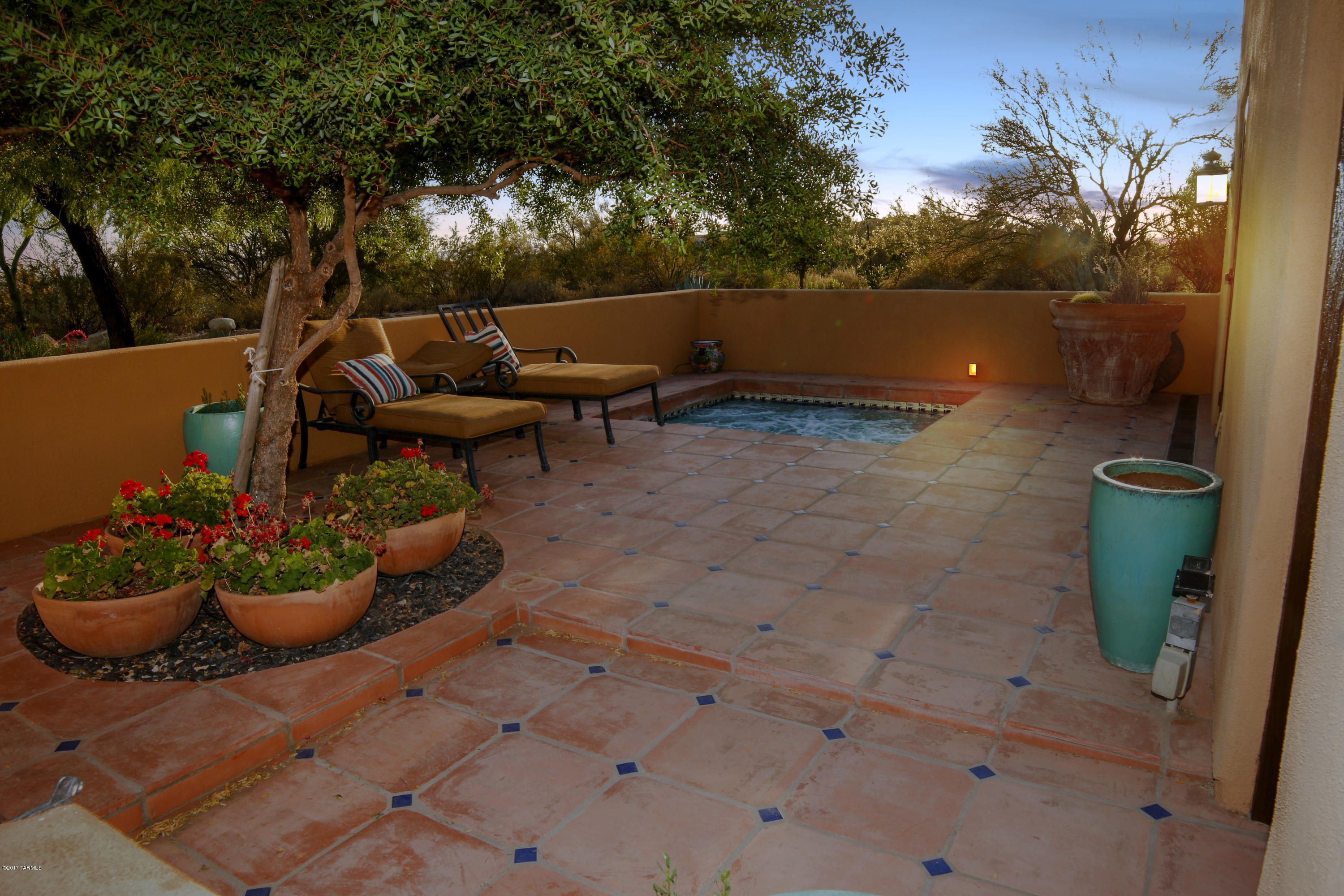3616 E Placita Lindura