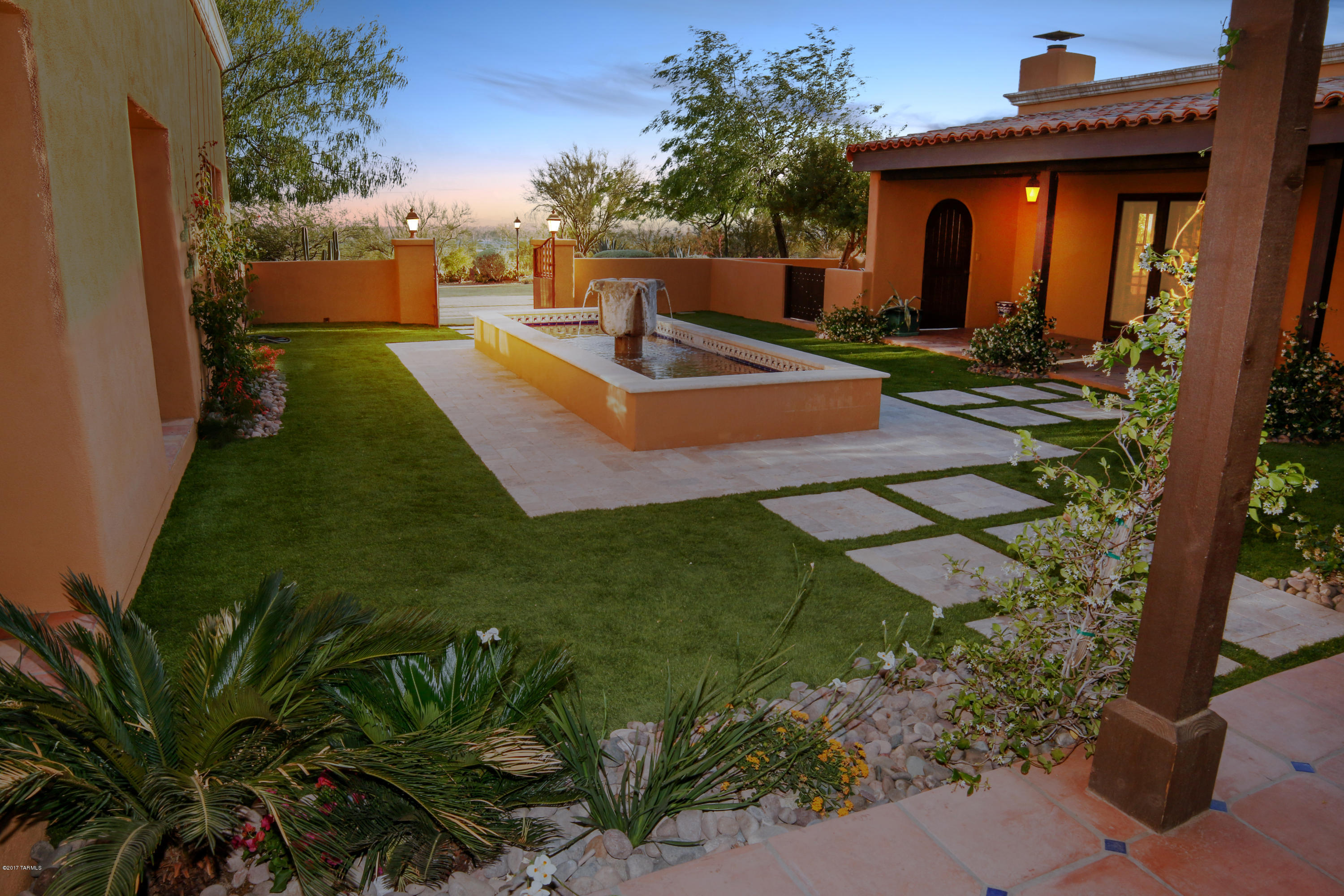 3616 E Placita Lindura