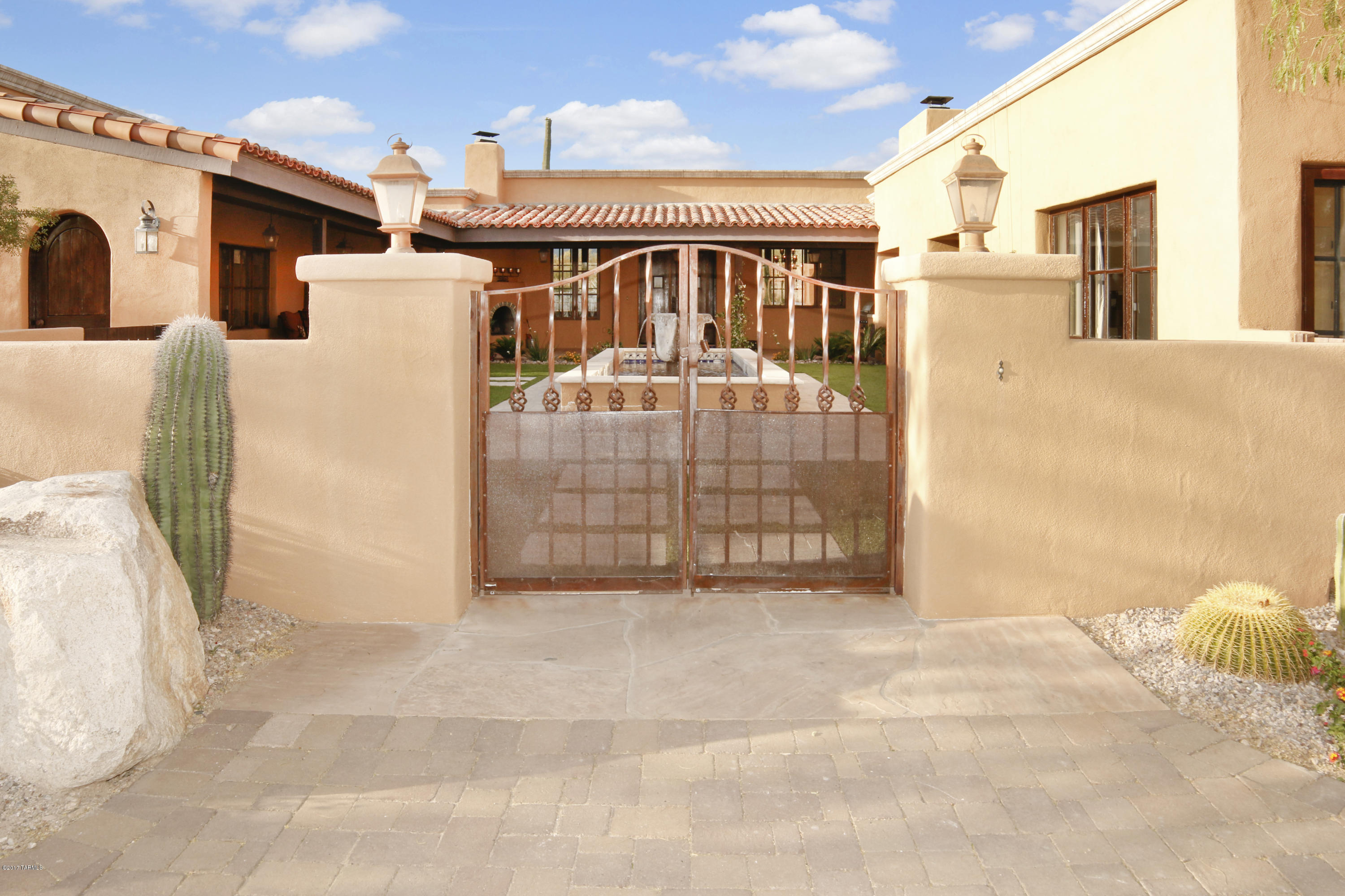 3616 E Placita Lindura