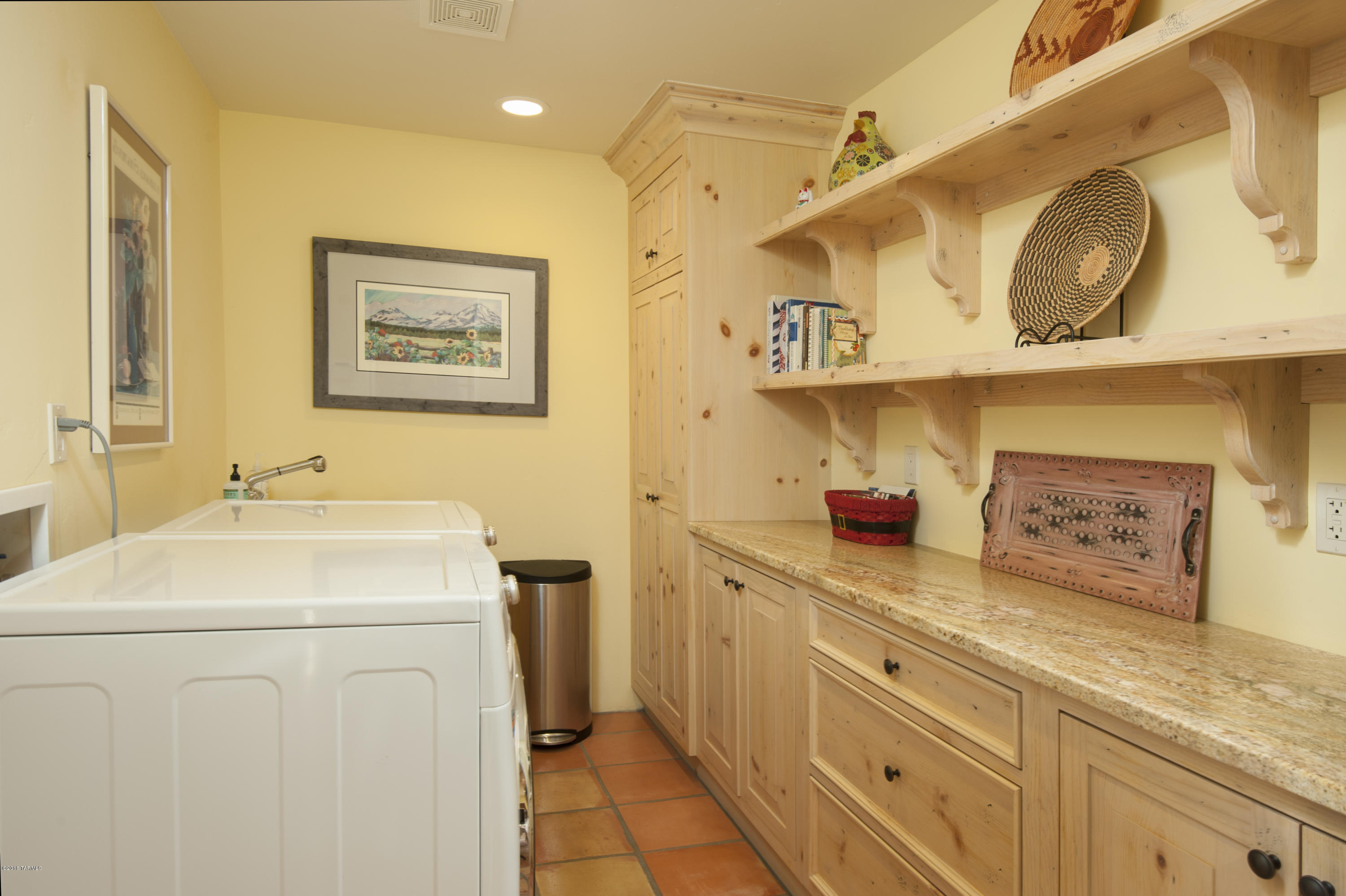 3616 E Placita Lindura
