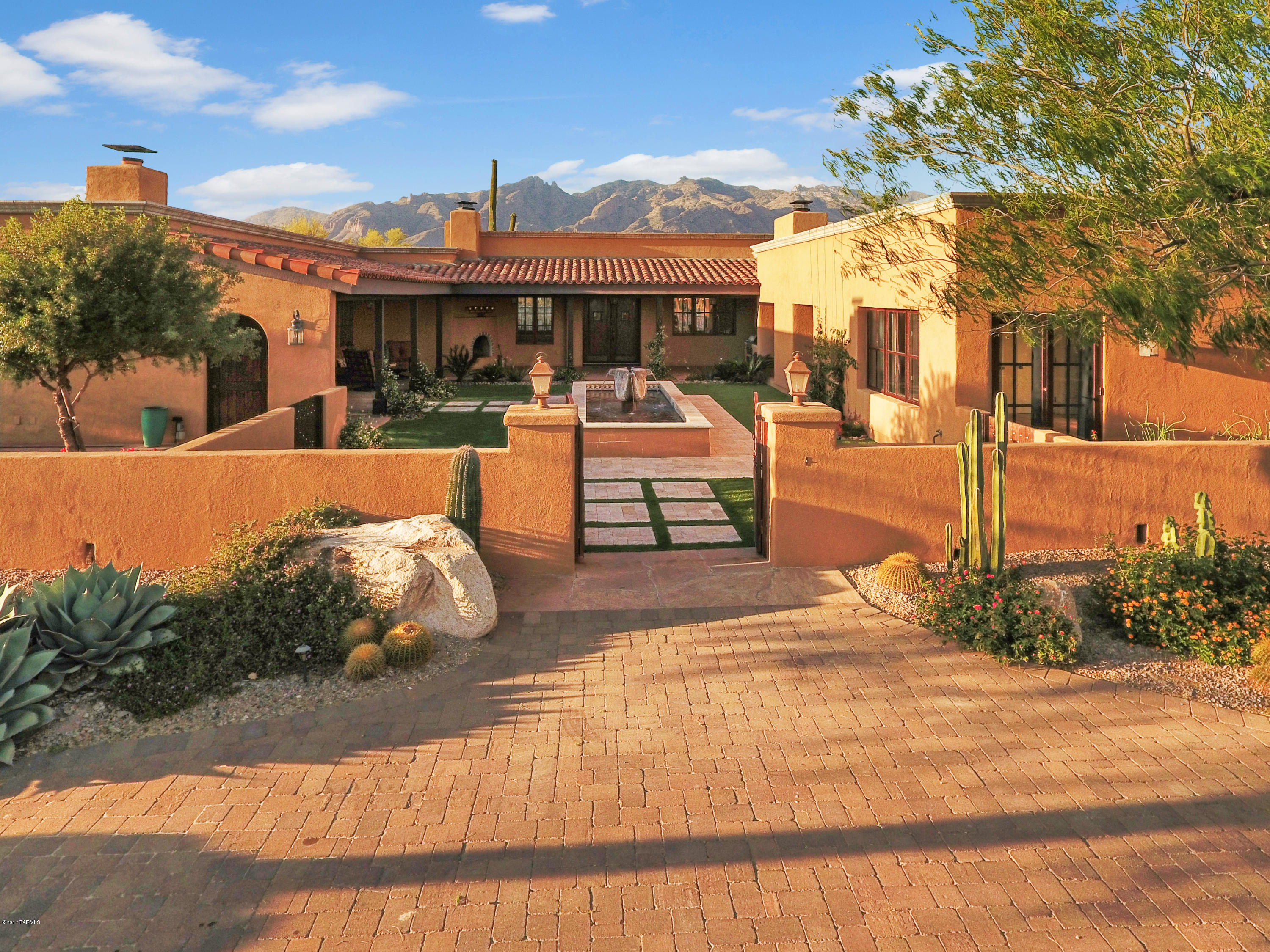 3616 E Placita Lindura