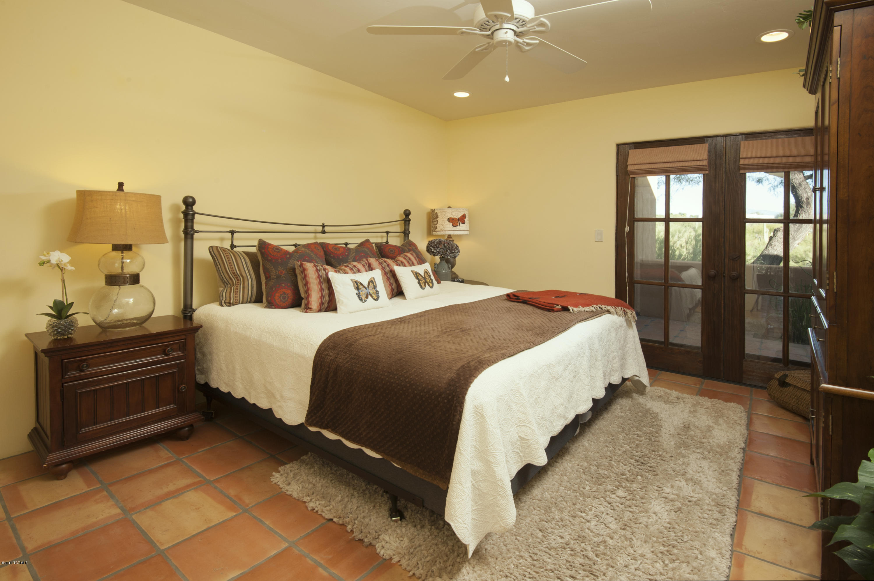 3616 E Placita Lindura